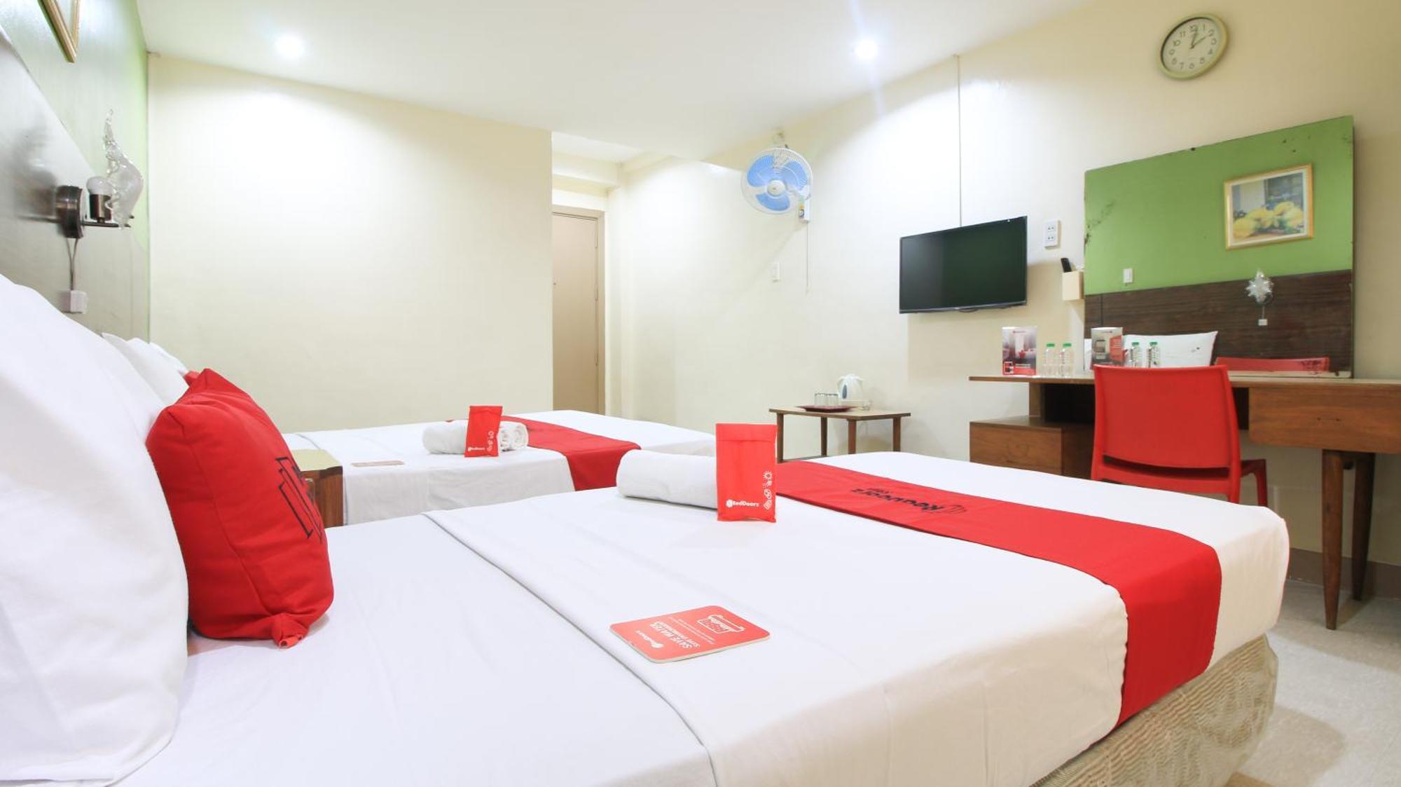 Reddoorz Plus @ Chinatown Binondo Manila Exterior photo