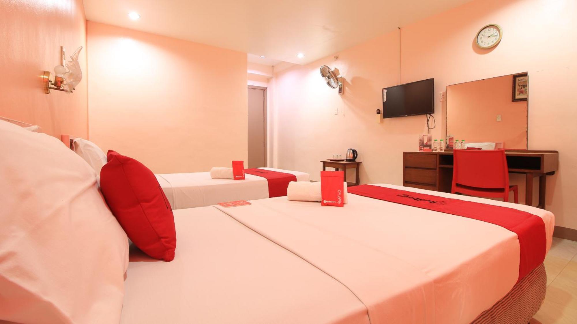 Reddoorz Plus @ Chinatown Binondo Manila Exterior photo