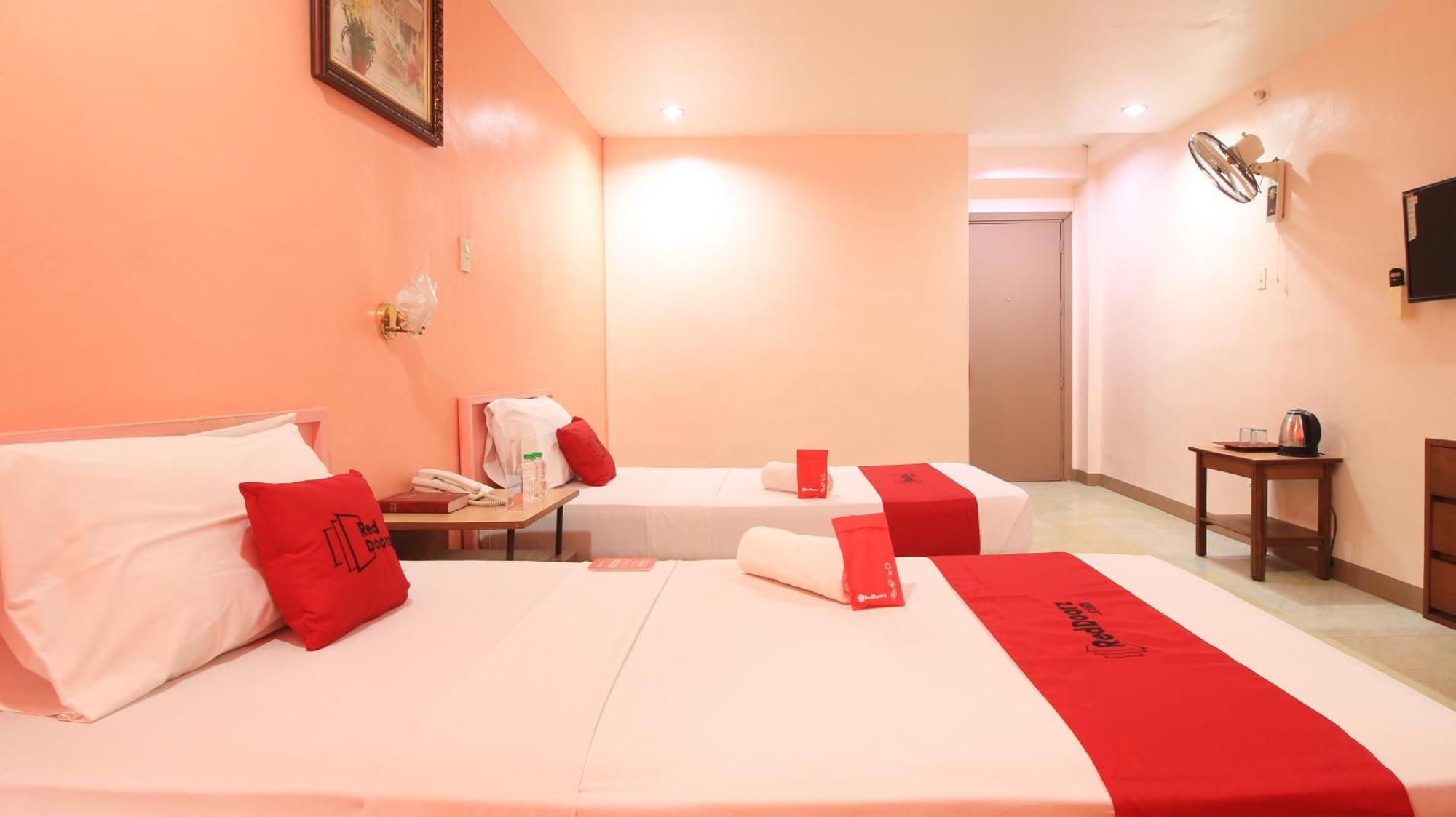 Reddoorz Plus @ Chinatown Binondo Manila Exterior photo