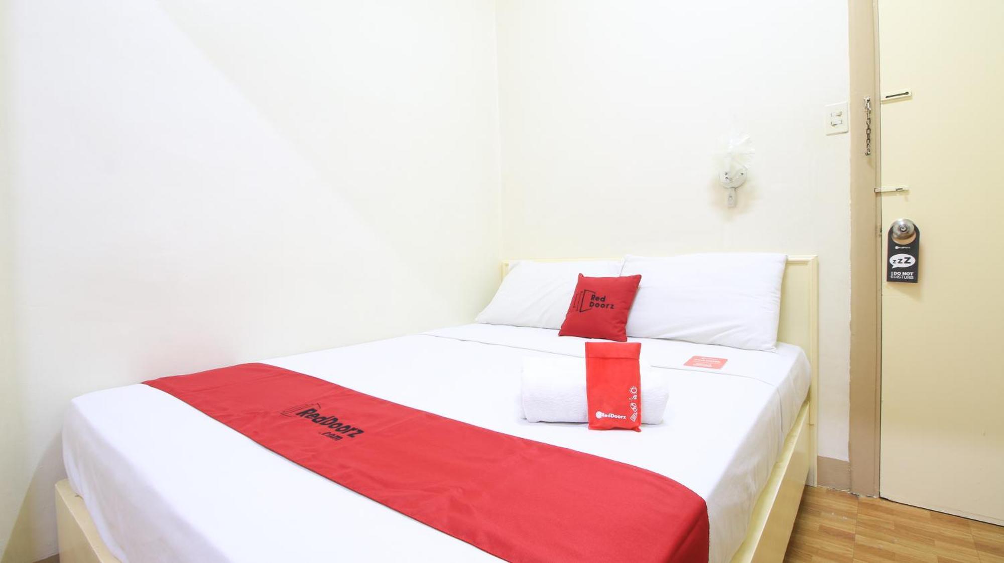 Reddoorz Plus @ Chinatown Binondo Manila Exterior photo