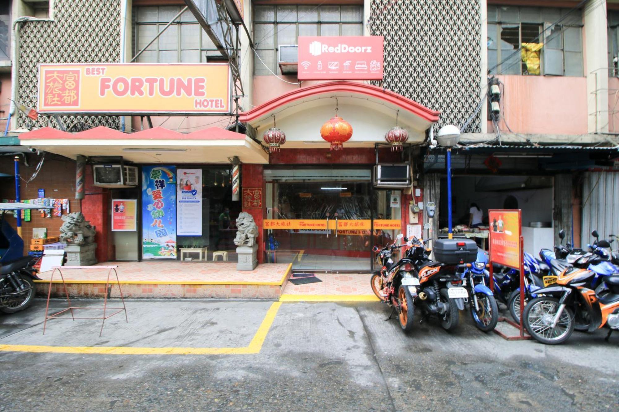 Reddoorz Plus @ Chinatown Binondo Manila Exterior photo